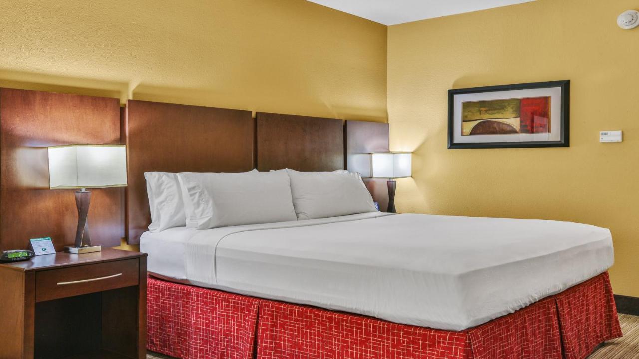 Holiday Inn Express & Suites Houston South - Near Pearland By Ihg Экстерьер фото